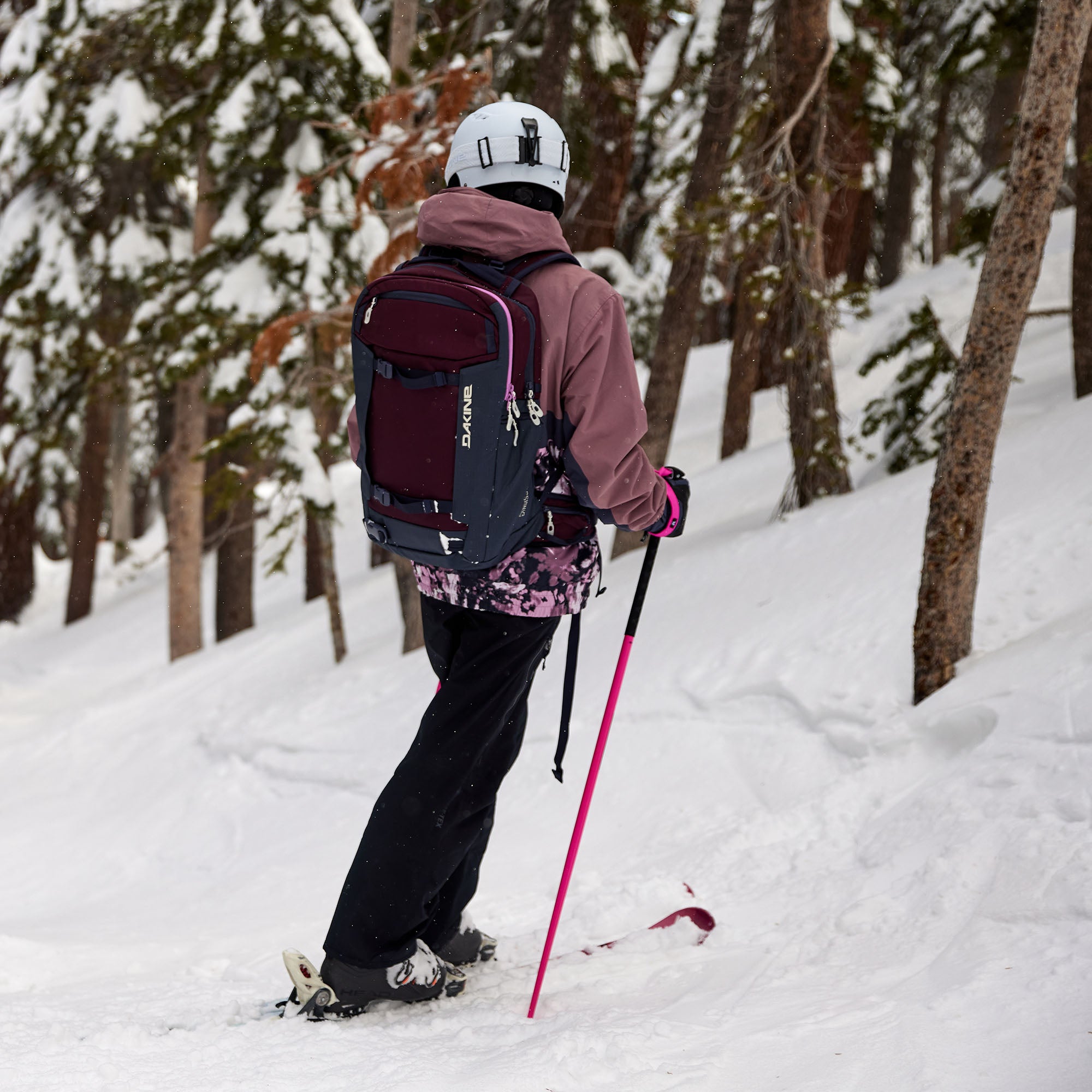 Womens Mission Pro Backpack 25L - Darkest Spruce - Image 3
