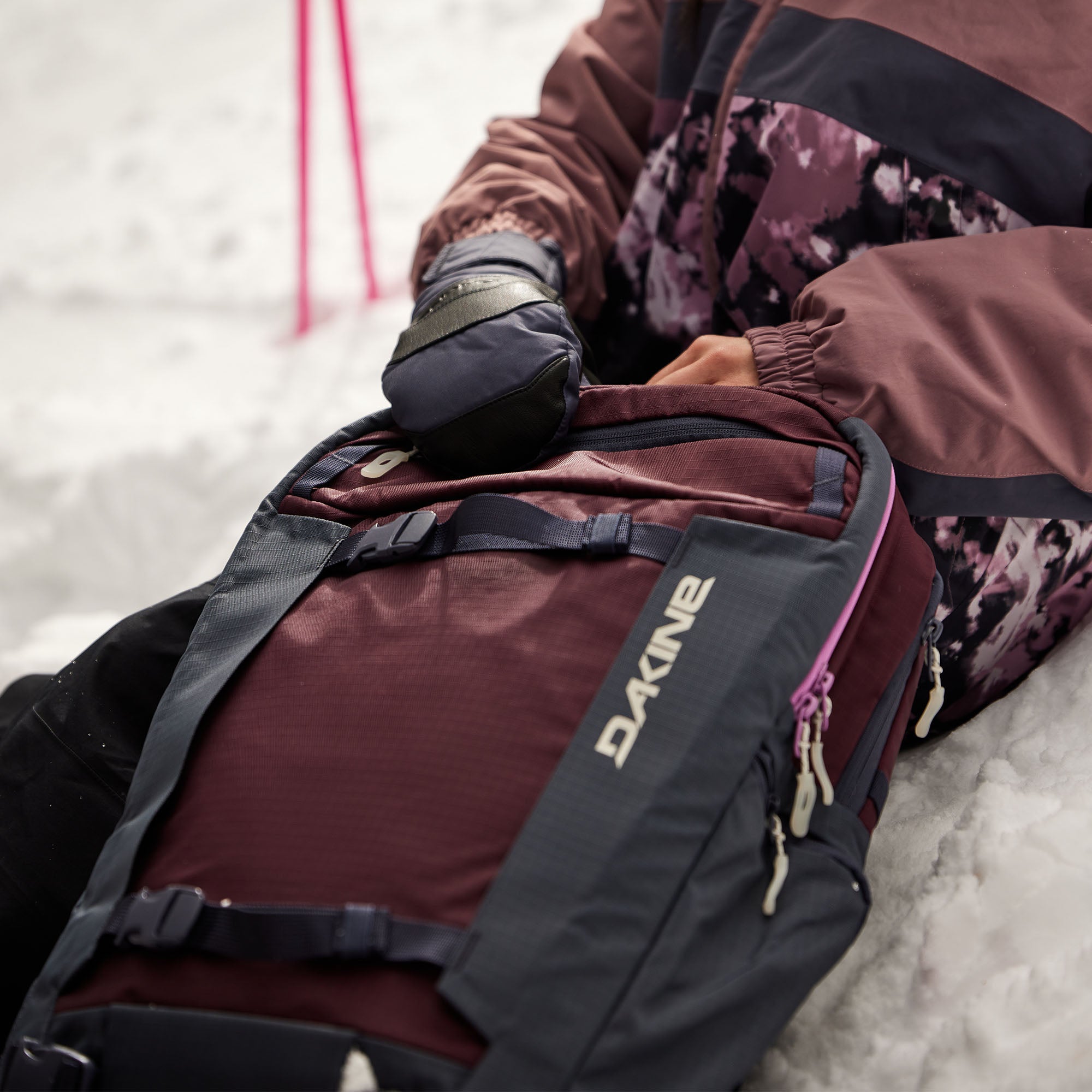 Womens Mission Pro Backpack 25L - Darkest Spruce - Image 4